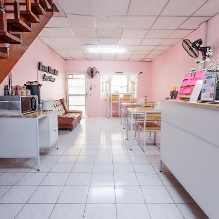 Hostel Baan Mee Suk Ayutthaya Zewnętrze zdjęcie