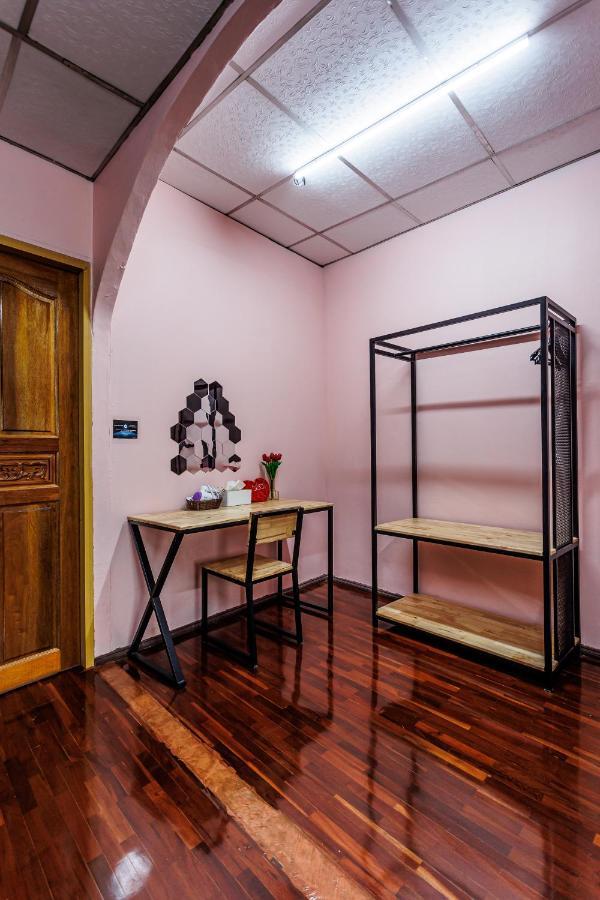 Hostel Baan Mee Suk Ayutthaya Zewnętrze zdjęcie
