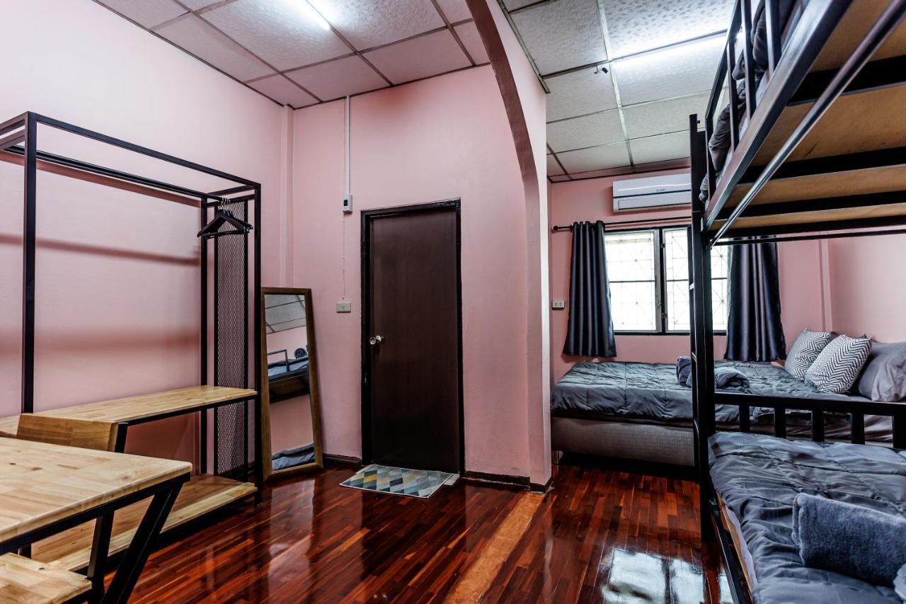 Hostel Baan Mee Suk Ayutthaya Zewnętrze zdjęcie
